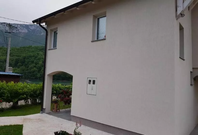 پانسیون Lakeview Rest Home