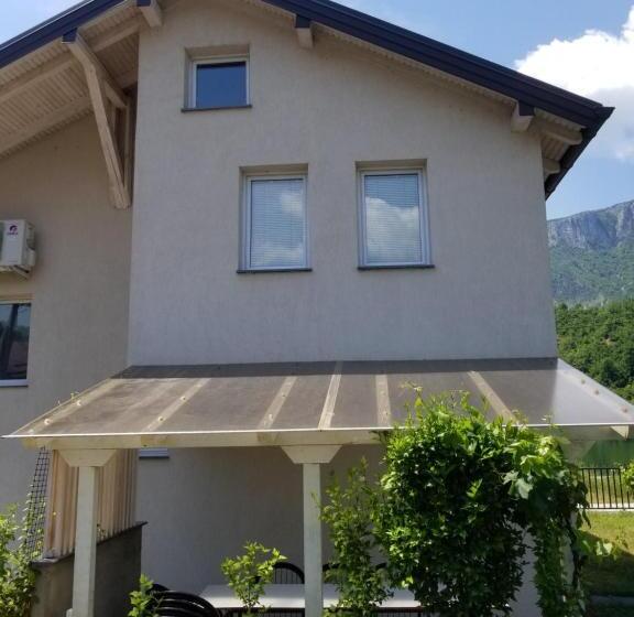 پانسیون Lakeview Rest Home