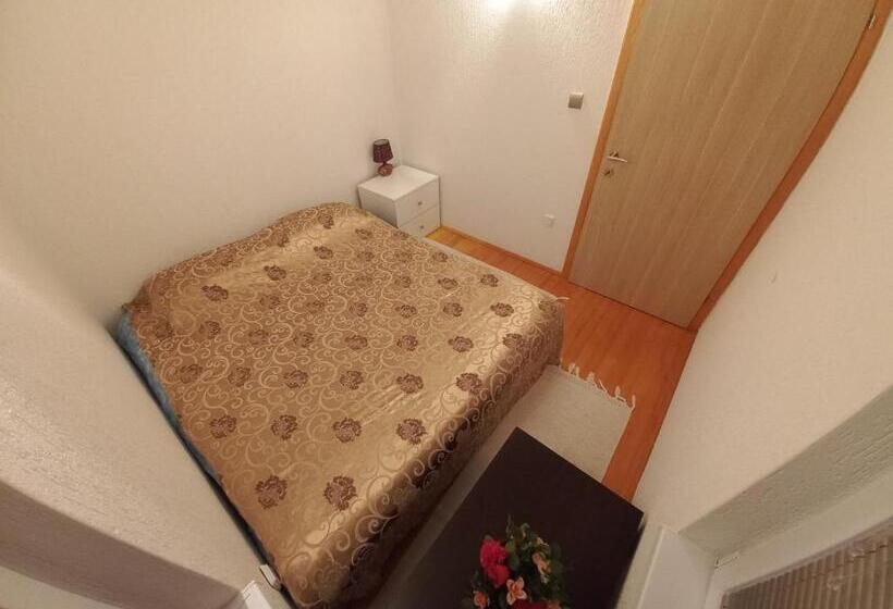 پانسیون Lakeview Rest Home