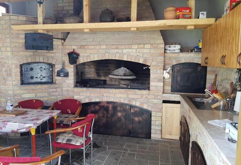 پانسیون Lakeview Rest Home