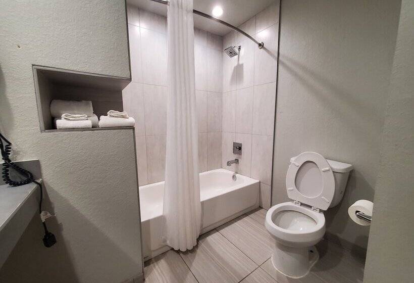 فندق على الطريق Crystal Inn