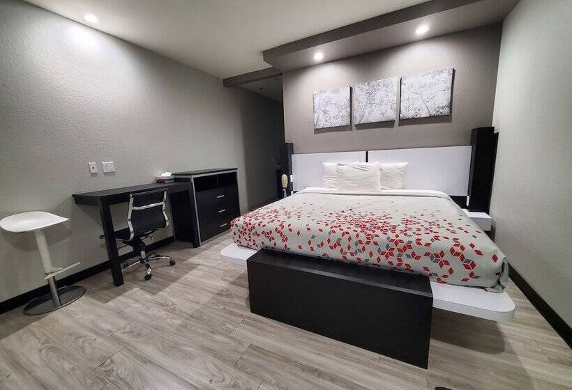 فندق على الطريق Crystal Inn