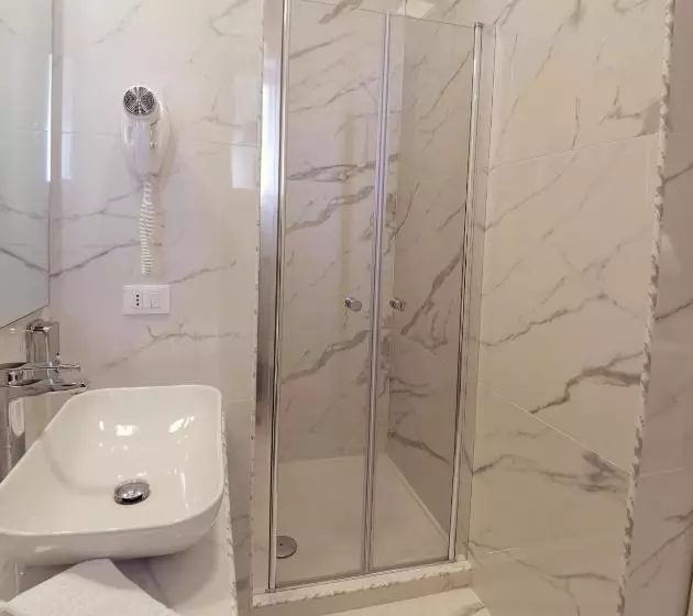 Majatalo Flos Guest House