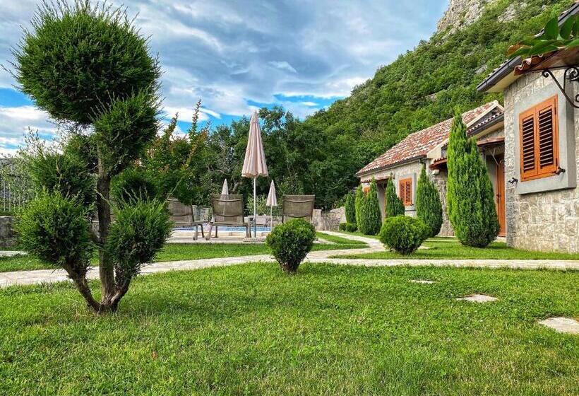 هتل Eco Villas Merak