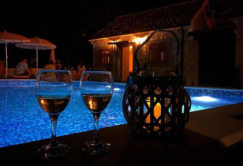 هتل Eco Villas Merak