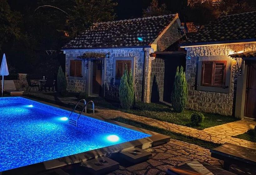 هتل Eco Villas Merak