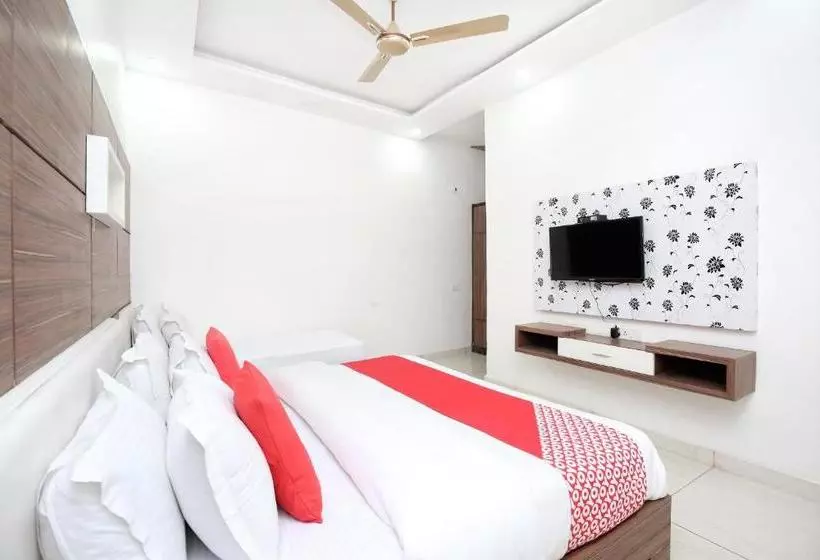 Oyo 14790 Hotel Destiny Inn