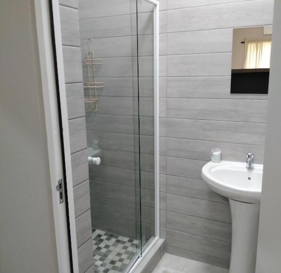 پانسیون Die Windpomp Guesthouse