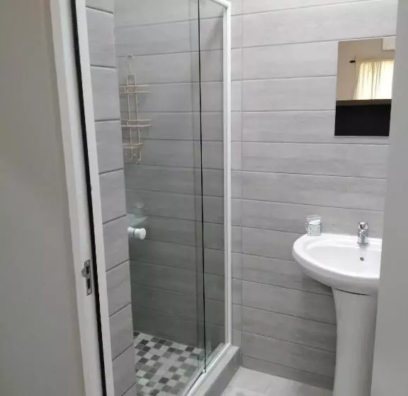 پانسیون Die Windpomp Guesthouse