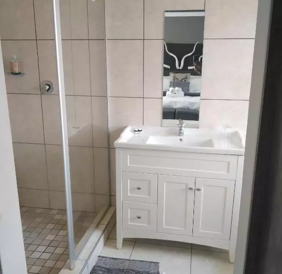 پانسیون Die Windpomp Guesthouse