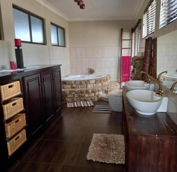 پانسیون Die Windpomp Guesthouse