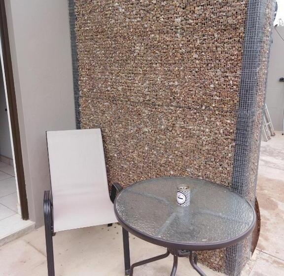 پانسیون Die Windpomp Guesthouse