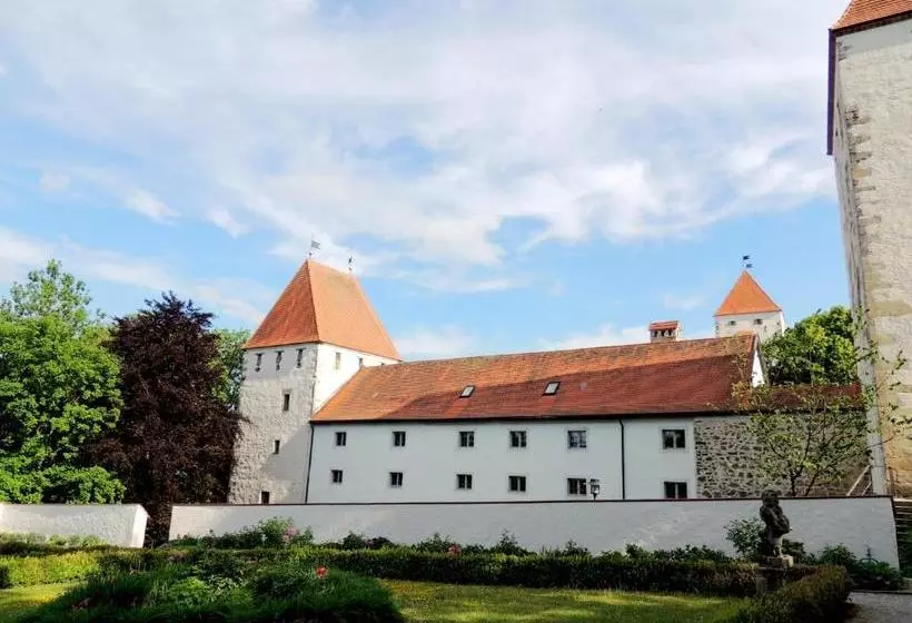 Majatalo Gästehaus Mälzerei Auf Schloss Neuburg Am Inn