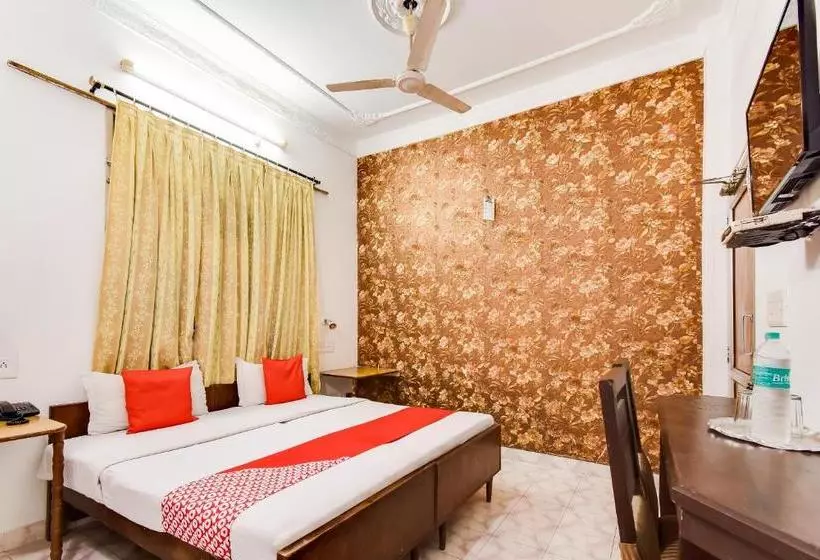 ホテル Gurumehar Residency