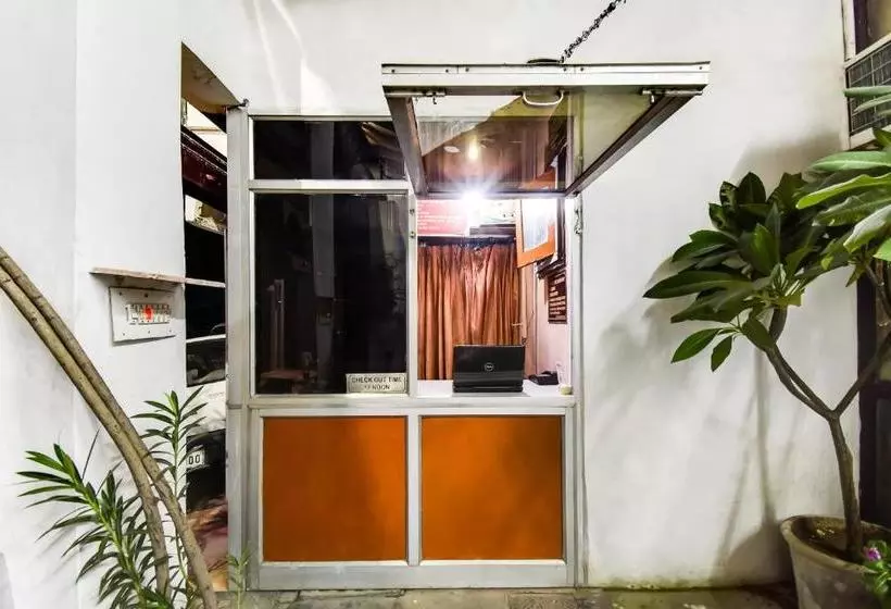 ホテル Gurumehar Residency