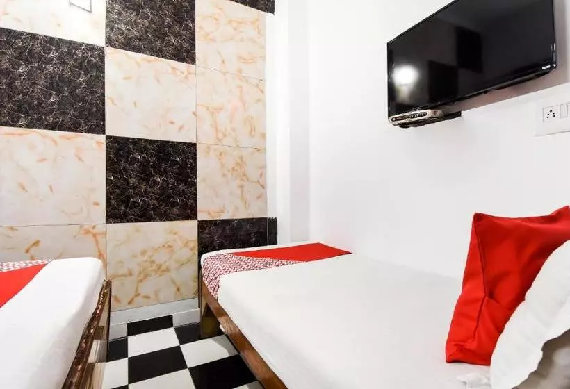ホテル Gurumehar Residency