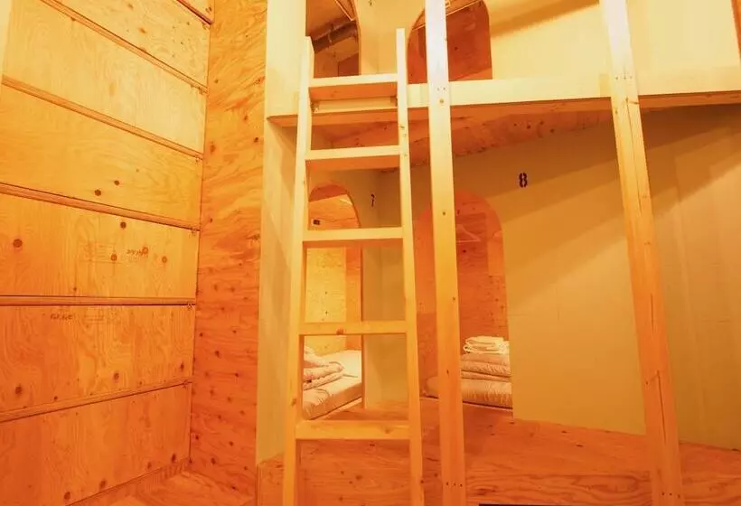 Majatalo Ishigaki Guesthouse Hive