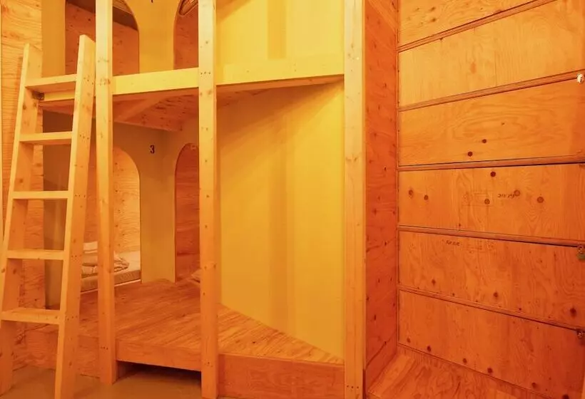 Majatalo Ishigaki Guesthouse Hive