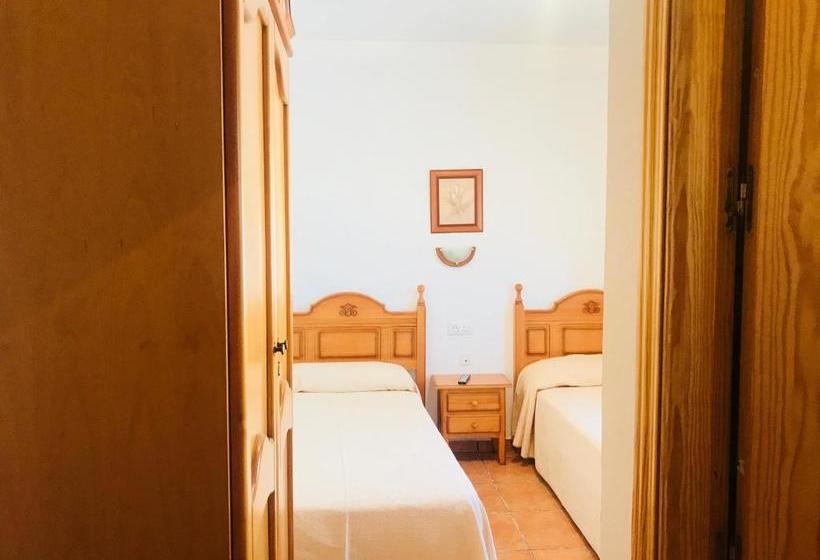 펜션 Hostal Restaurante Ecuador