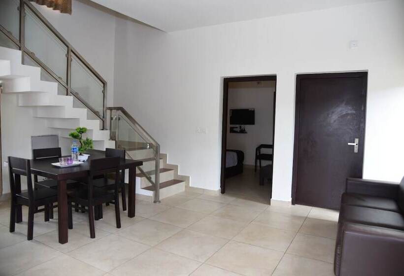 Kurort Albisville Hilltop Mansion