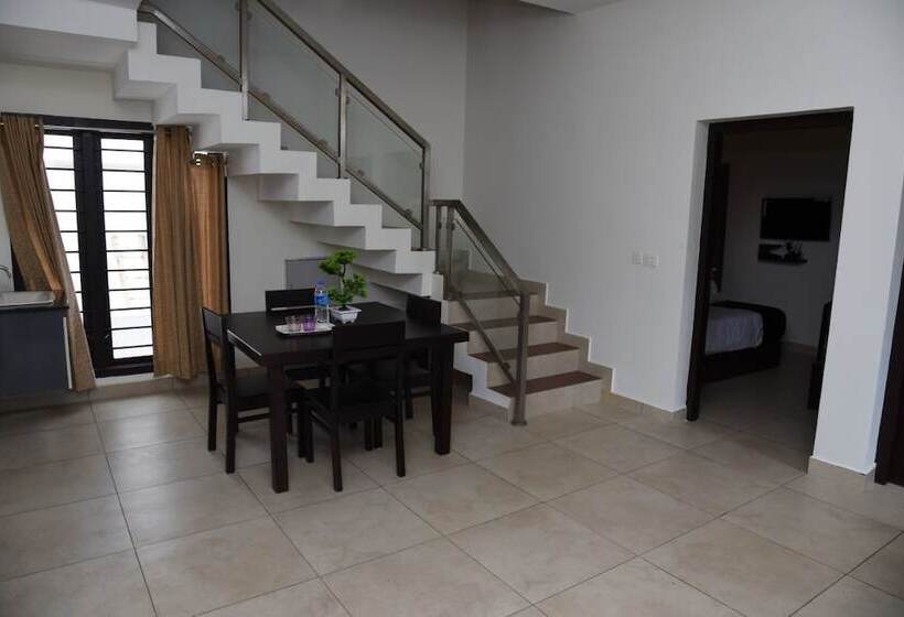 Kurort Albisville Hilltop Mansion