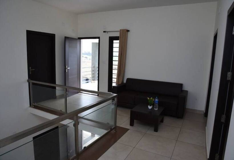 Kurort Albisville Hilltop Mansion