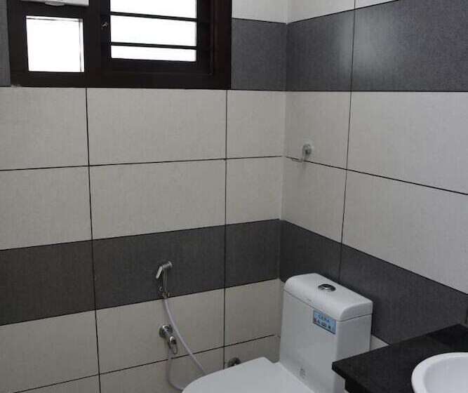 Kurort Albisville Hilltop Mansion