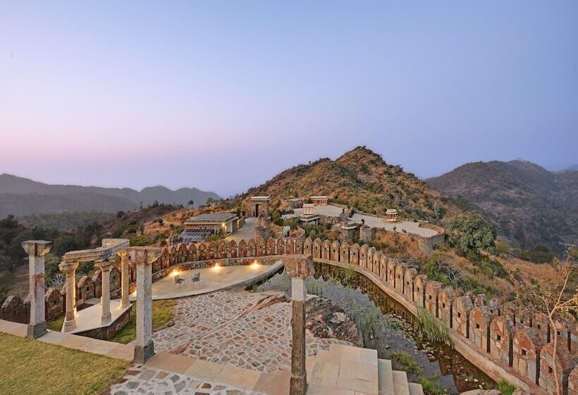 Отель Fateh Safari Suites By Fateh Collection