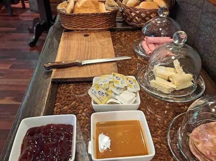 هتل Santa Mónica