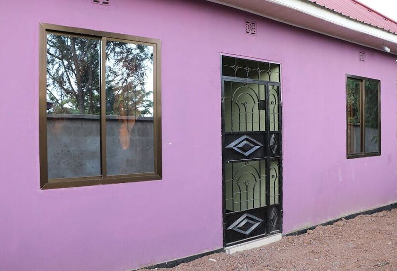 پانسیون Co Msasani Guest House