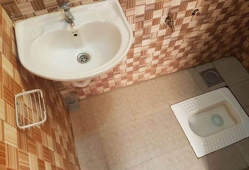 پانسیون Co Msasani Guest House