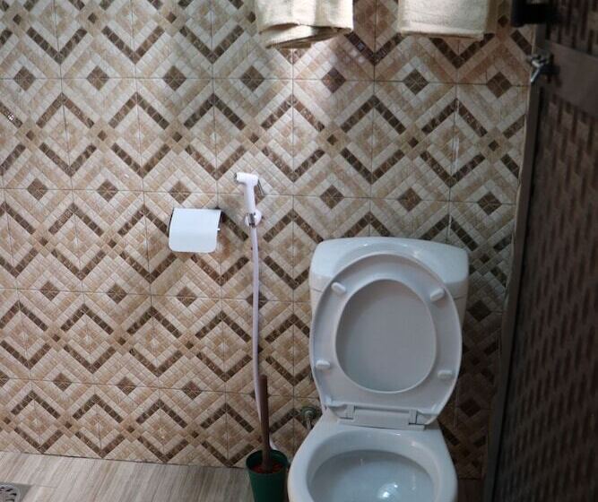 پانسیون Co Msasani Guest House