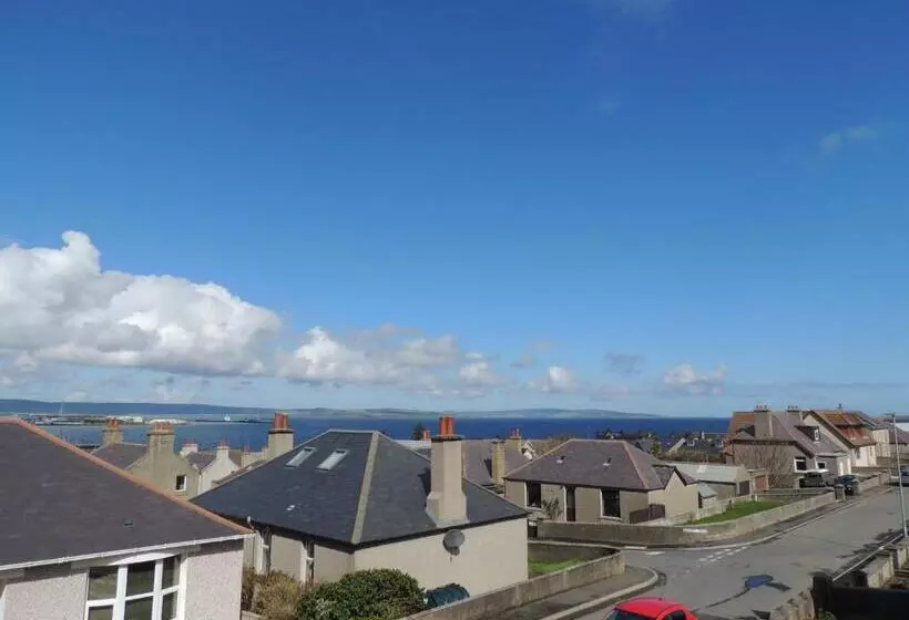 تختخواب و صبحانه Heatherlea