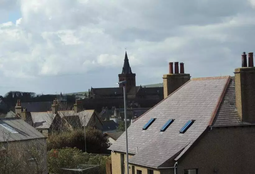 تختخواب و صبحانه Heatherlea