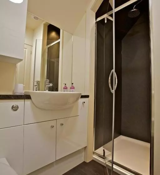 تختخواب و صبحانه Heatherlea