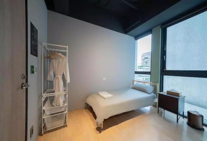 هتل کپسول Kafnu Taipei