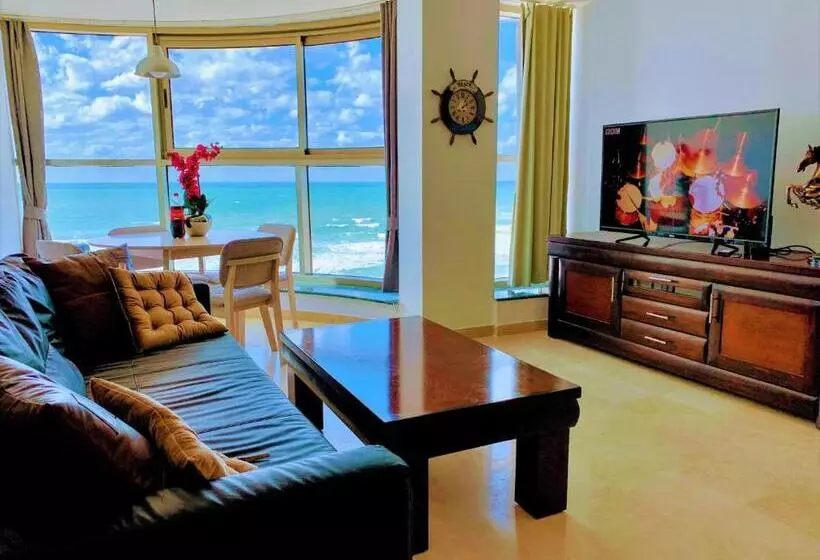 Luxurious Beach Apartment