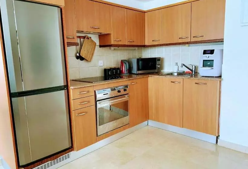 Luxurious Beach Apartment