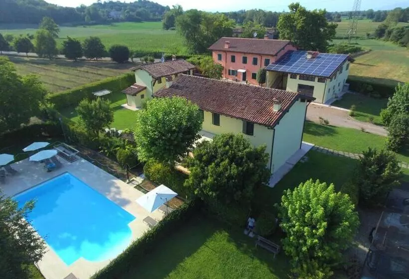 هتل Agriturismo Bitturelli