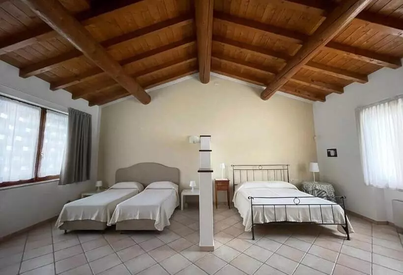 هتل Agriturismo Bitturelli