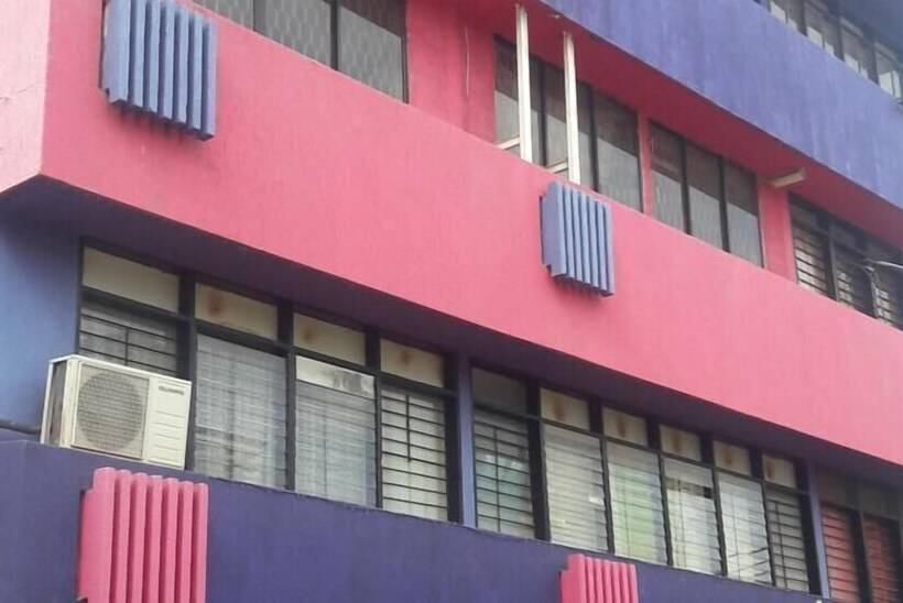 پانسیون Hostal El Exito