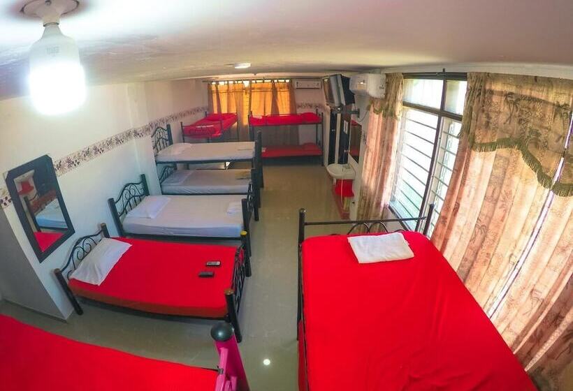 پانسیون Hostal El Exito