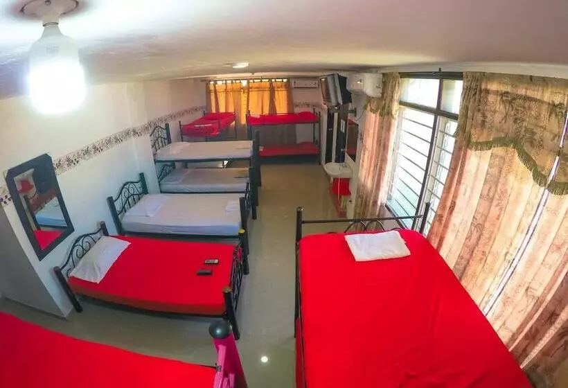 ペンション Hostal El Exito