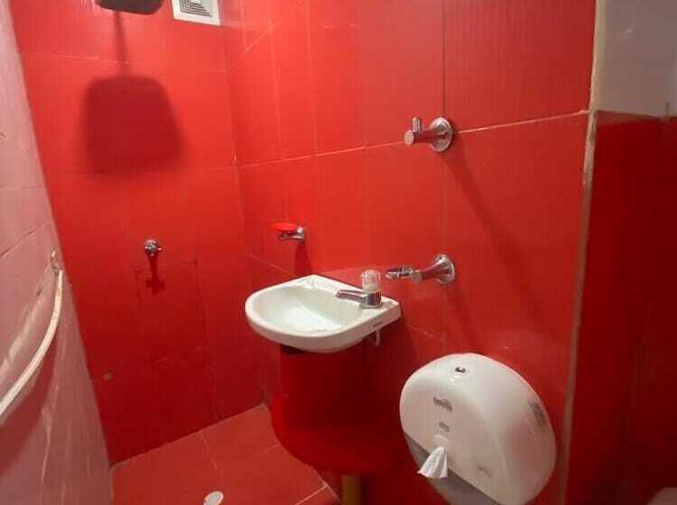 پانسیون Hostal El Exito