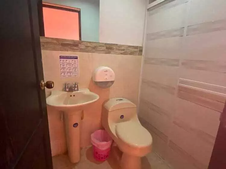 ペンション Hostal El Exito
