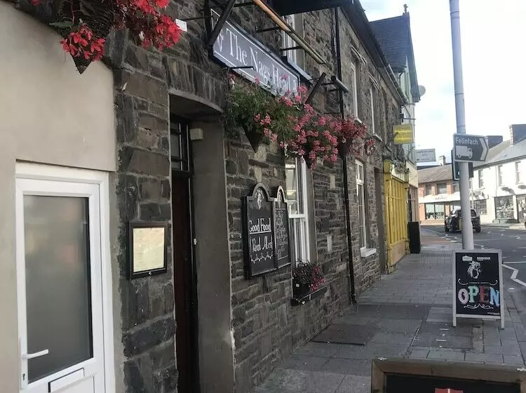 تختخواب و صبحانه Nags Head Pub
