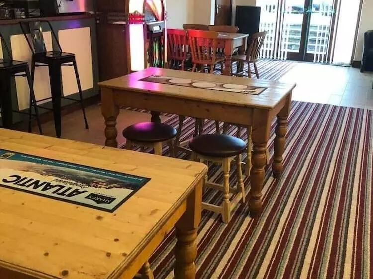 تختخواب و صبحانه Nags Head Pub