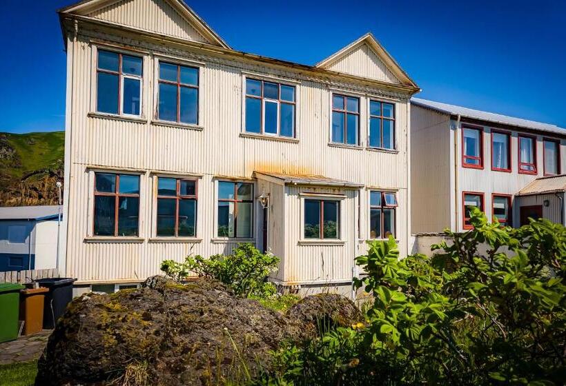 پانسیون Guesthouse Hóll