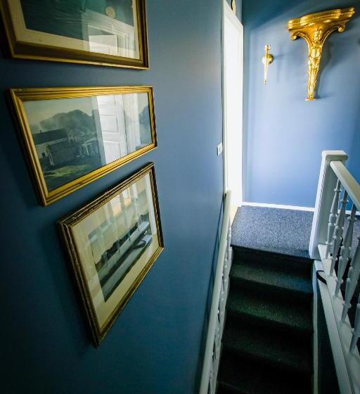 پانسیون Guesthouse Hóll