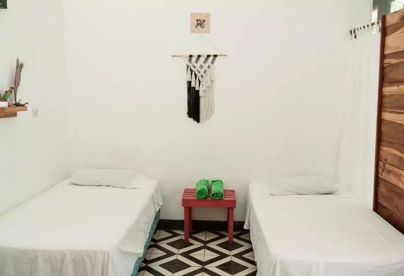 پانسیون Hostal Azul